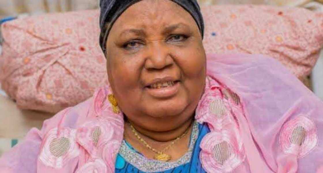 Covid-19: Mahaifiyar tsohon kwamishina ta rasu bayan kwana 4 tana jirar sakamakon gwaji Covid-19: Mahaifiyar tsohon kwamishina ta rasu bayan kwana 4 tana jirar sakamakon gwaji