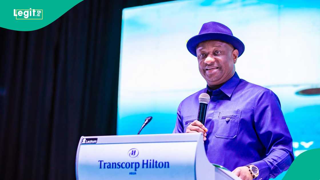 Ministan sufurin jiragen sama, Festus Keyamo. Ministan sufurin jiragen sama, Festus Keyamo.