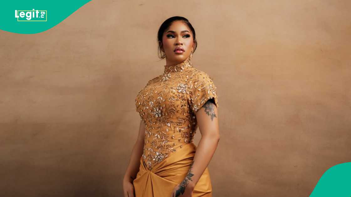 Diiadem shares video of the cash she was sprayed at her 35th birthday party