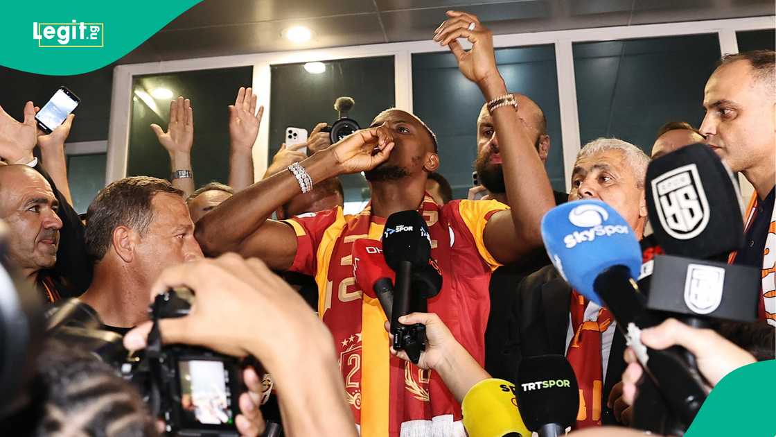 Victor Osimhen, Atatürk International Airport, Istanbul, Turkiye, Galatasaray Victor Osimhen, Atatürk International Airport, Istanbul, Turkiye, Galatasaray