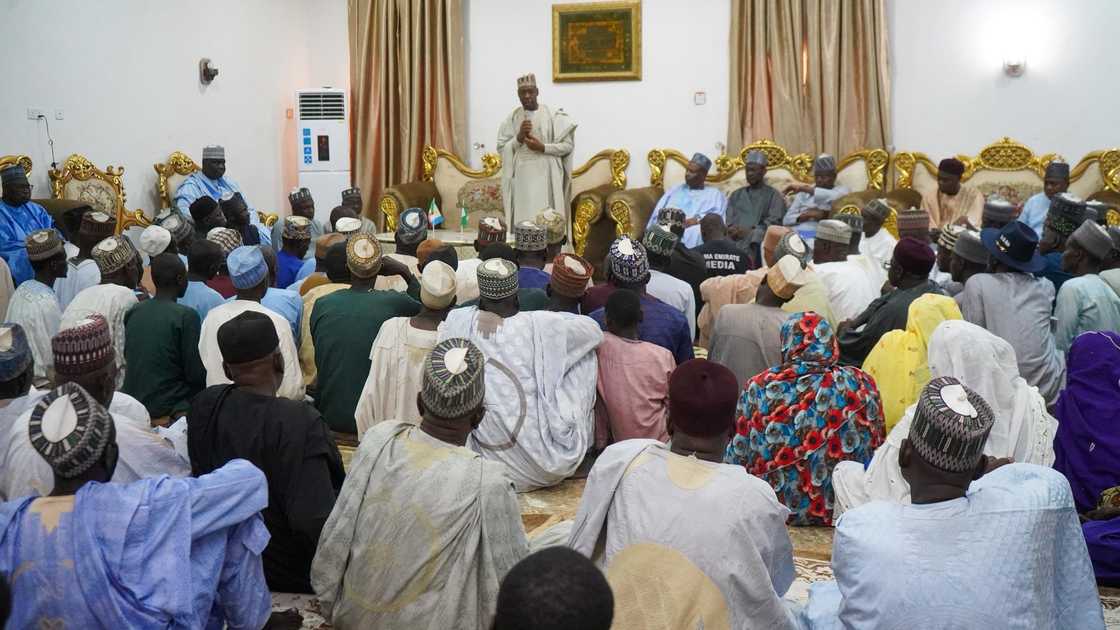 Gwamna Babagana ya ziyarci wadanda guguwa ta lalata wa muhallai a Borno