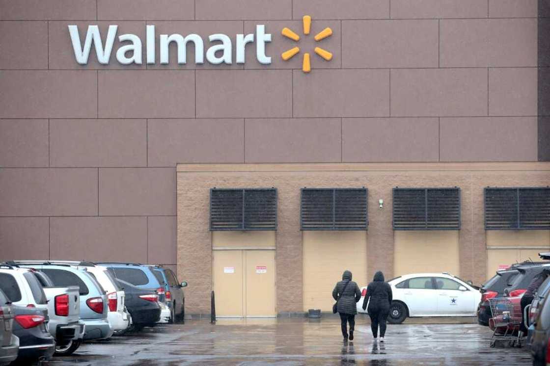 Walmart will hire fewer seasonal workers this year compared with 2021, reflecting an economy challenged by inflation Walmart will hire fewer seasonal workers this year compared with 2021, reflecting an economy challenged by inflation