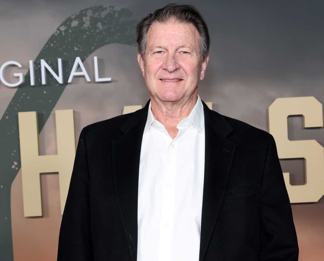 Brett Cullen poses on the red carpet of the Marshals premiere Brett Cullen poses on the red carpet of the Marshals premiere