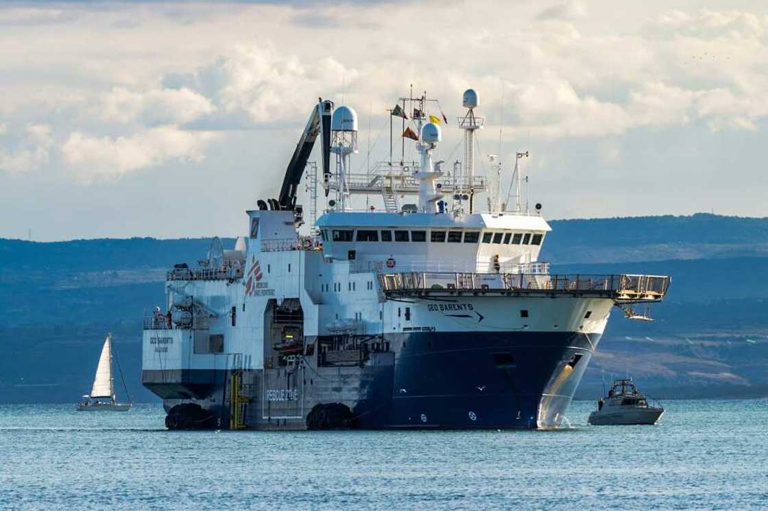 Two Syrians on Monday jumped from the charity ship Geo Barents into the water