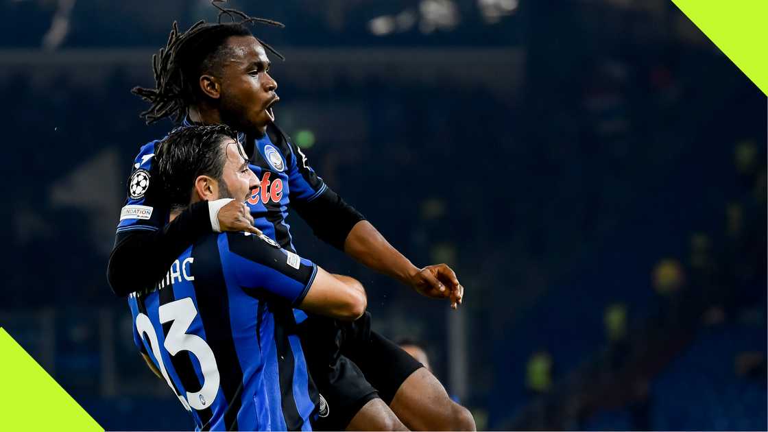 Ademola Lookman, Sead Kolasinac, Atalanta, Shakhtar Donetsk, Veltins Arena, Gelsenkirchen, Germany, UEFA Champions League. Ademola Lookman, Sead Kolasinac, Atalanta, Shakhtar Donetsk, Veltins Arena, Gelsenkirchen, Germany, UEFA Champions League.