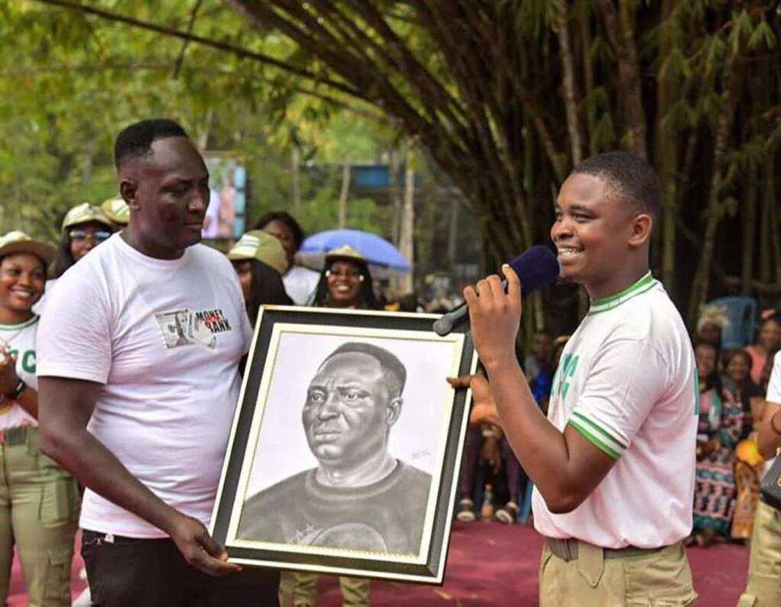 NYSC Corpers in Warri Overwhelmed as Prophet Fufeyin Donates N3m at Wealth Transfer Programme NYSC Corpers in Warri Overwhelmed as Prophet Fufeyin Donates N3m at Wealth Transfer Programme