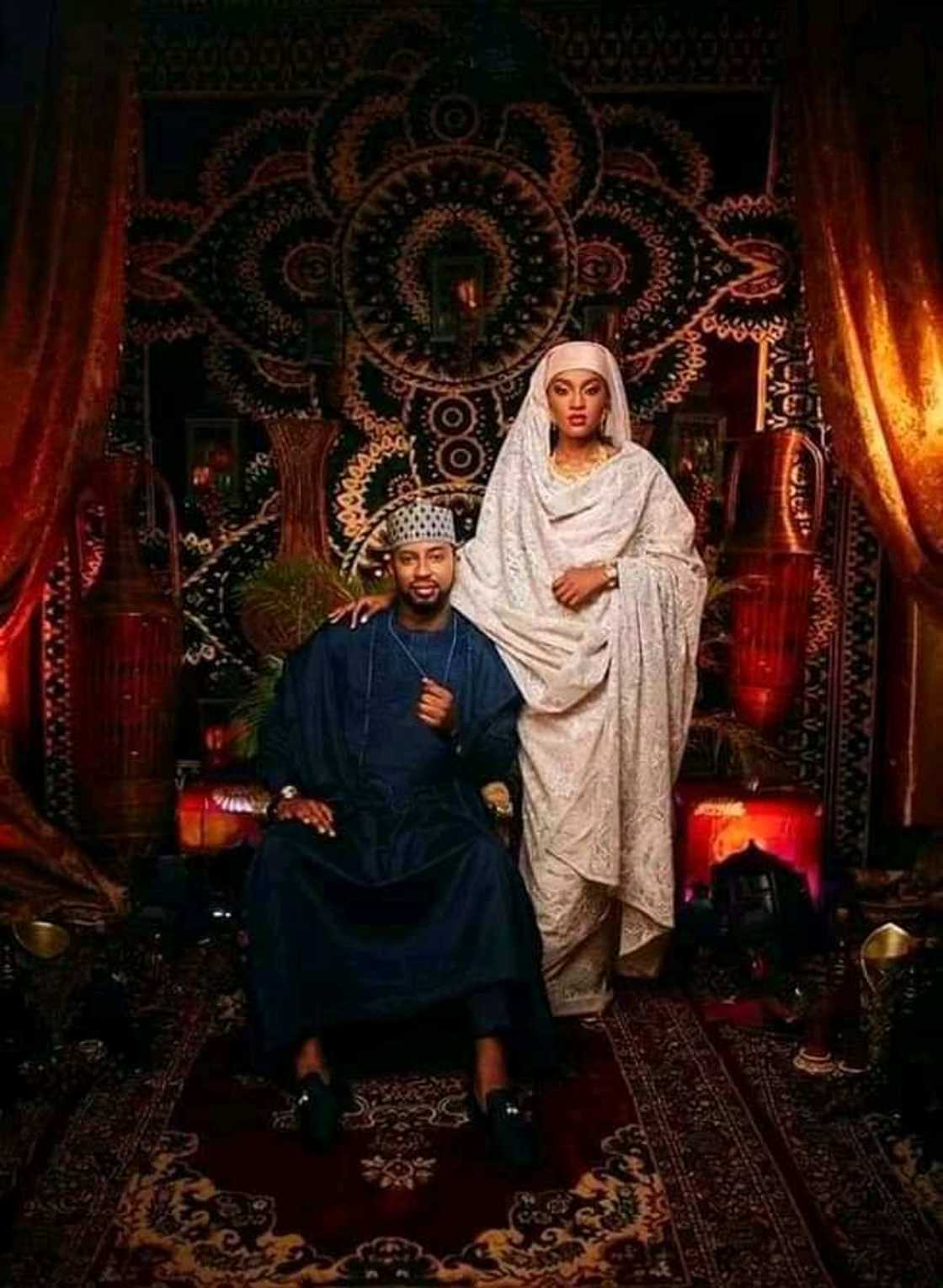 Alkawari ya cika, an daura auren Hanan Buhari da Turad Sha'aban (Hotuna) Alkawari ya cika, an daura auren Hanan Buhari da Turad Sha'aban (Hotuna)