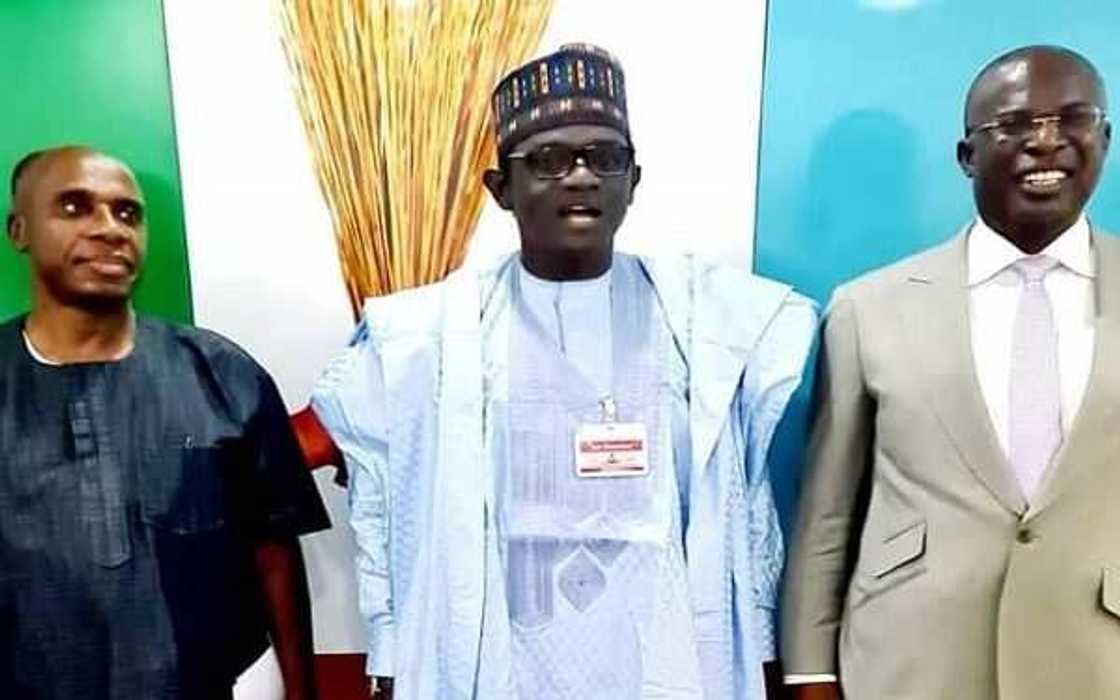 Yanzu-yanzu: Gwamna Buni ya sasanta Amaechi da Sylva Yanzu-yanzu: Gwamna Buni ya sasanta Amaechi da Sylva