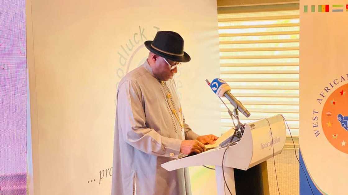 Ex-President Jonathan's Convoy, Accident, Loses 2 Aides, Abuja Ex-President Jonathan's Convoy, Accident, Loses 2 Aides, Abuja