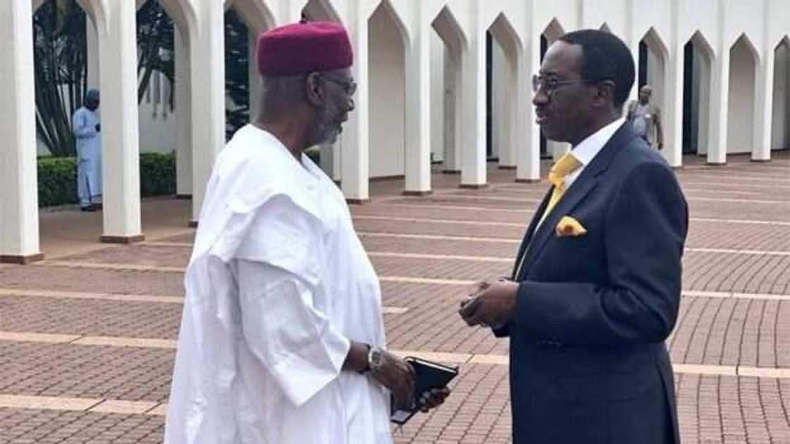 Kwanakin karshe na marigayi Abba Kyari kafin fara jinya Kwanakin karshe na marigayi Abba Kyari kafin fara jinya