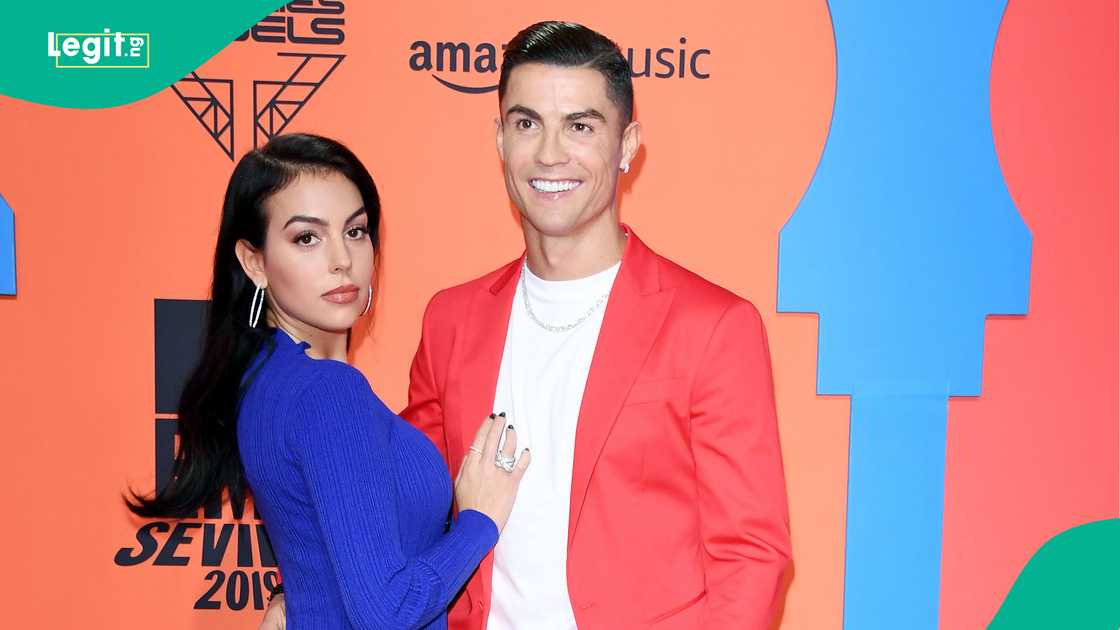 Ronaldo poses for a photo with Georgina Rodriguez