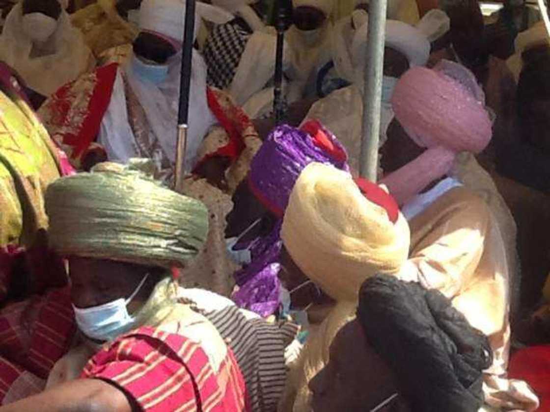 Hotunan bikin mika wa sarkin Bichi, Alhaji Nasiru Ado Bayero sandar girma Hotunan bikin mika wa sarkin Bichi, Alhaji Nasiru Ado Bayero sandar girma