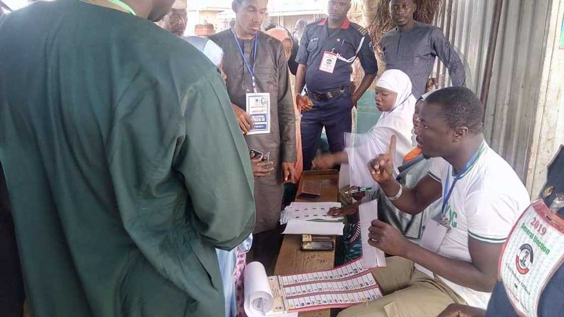 Kai-Tsaye: Yadda zaben gwamna na raba gardama ke gudana a jihar Sokoto Kai-Tsaye: Yadda zaben gwamna na raba gardama ke gudana a jihar Sokoto