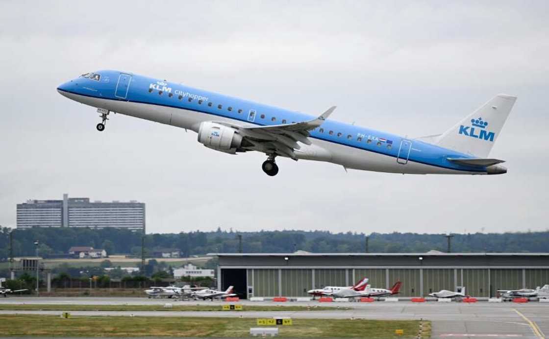 KLM does not have to remove the adverts because they are no longer running KLM does not have to remove the adverts because they are no longer running