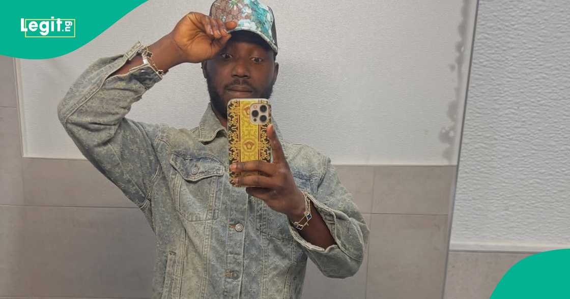 Davido's fan calls out Radiogad over his comment on OBO. Davido's fan calls out Radiogad over his comment on OBO.