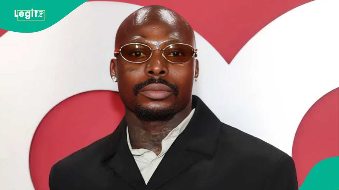 Asake handles wheelchair himself for elderly woman at Mecca airport, fans flood social media speculating heaven has secured his spot Asake handles wheelchair himself for elderly woman at Mecca airport, fans flood social media speculating heaven has secured his spot