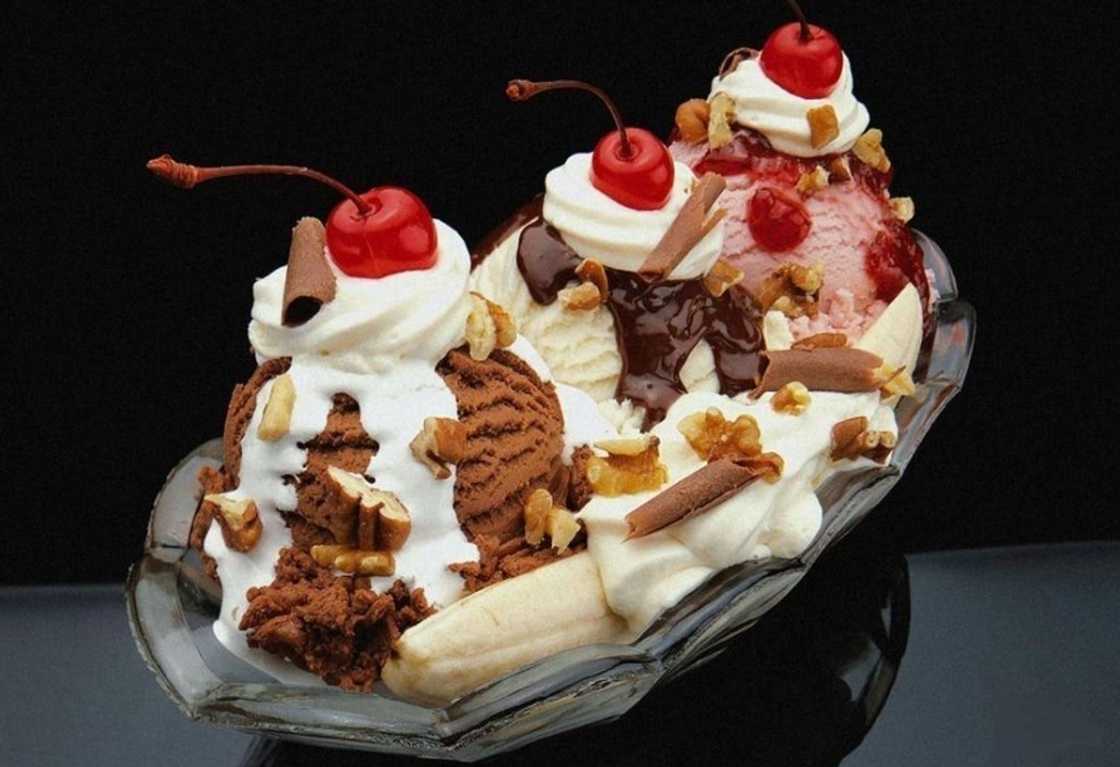 Abs‌u‌rdity Sundae ice cream