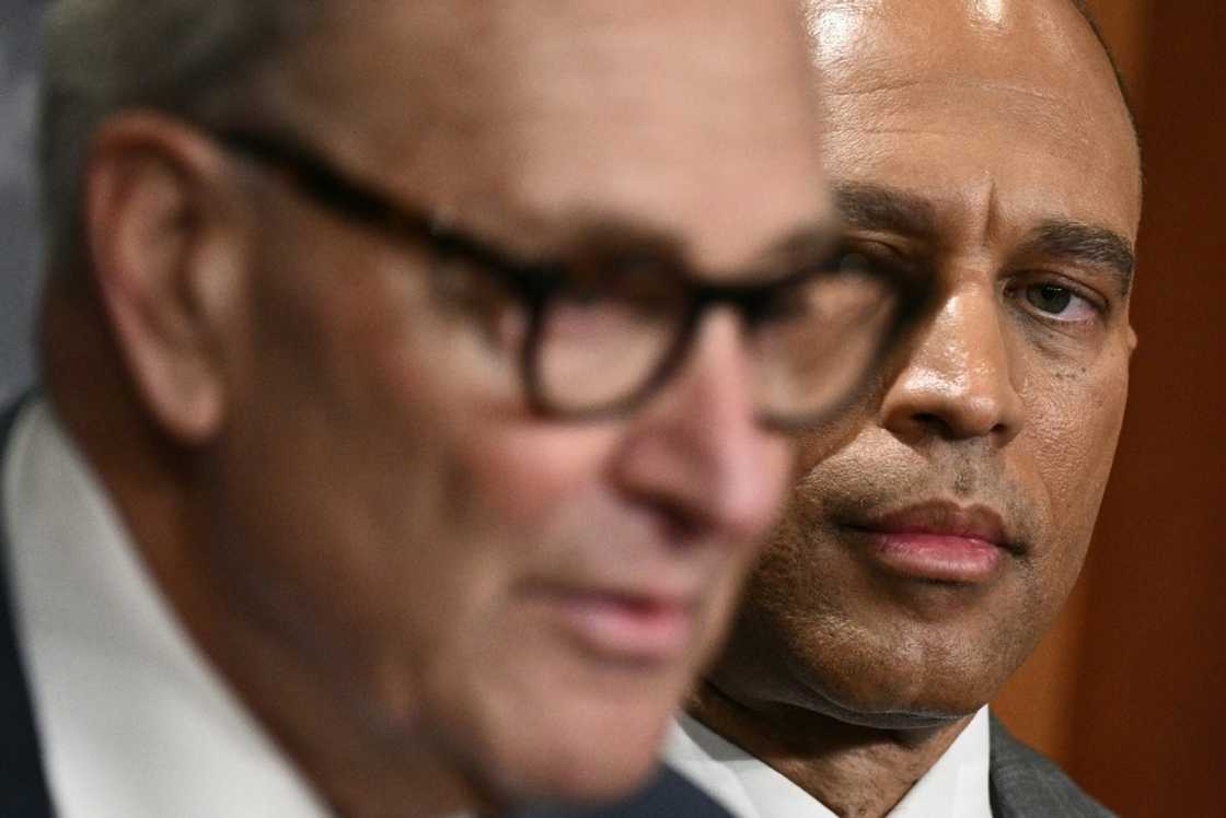 US Senate Minority Leader Chuck Schumer (L), and House Minority Leader Hakeem Jeffries met Donald Trump and top Republicans but were unable to reach an agreement