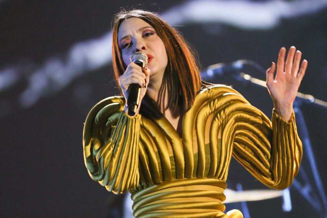 Biographie de Simone Ringer: Sa vie, ses chansons et le groupe Minuit avec Raoul Chichin Biographie de Simone Ringer: Sa vie, ses chansons et le groupe Minuit avec Raoul Chichin