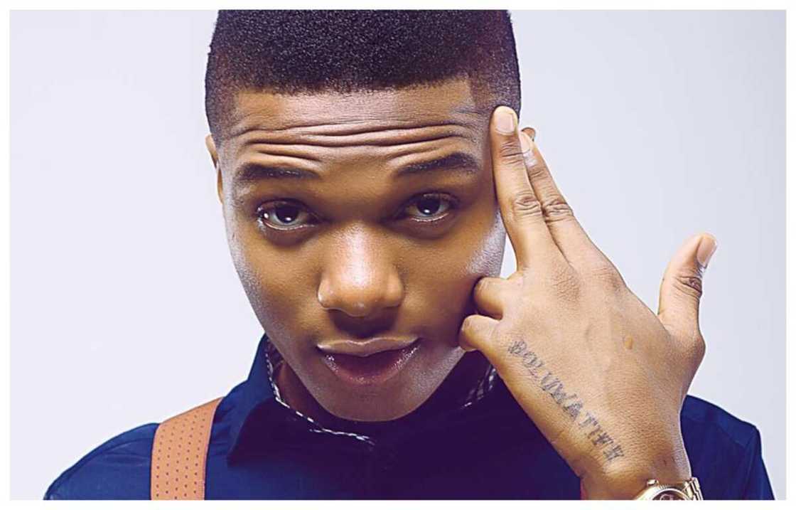 Wiz Kid ya ce Buhari ya ji da kashe-kashen da ake yi a gida ba lafiyar Trump ba Wiz Kid ya ce Buhari ya ji da kashe-kashen da ake yi a gida ba lafiyar Trump ba