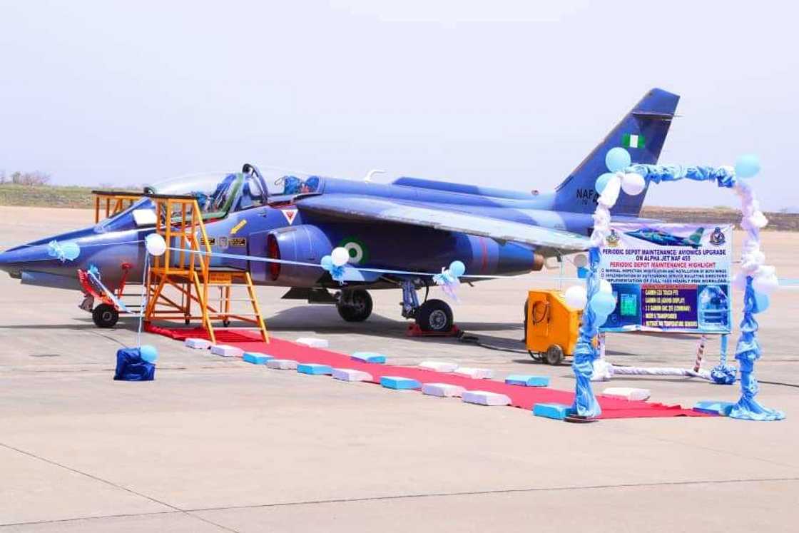 Yaki da ta'addanci: NAF ta kaddamar tare da yin gwajin sabon jirgin yaki (Hotuna) Yaki da ta'addanci: NAF ta kaddamar tare da yin gwajin sabon jirgin yaki (Hotuna)