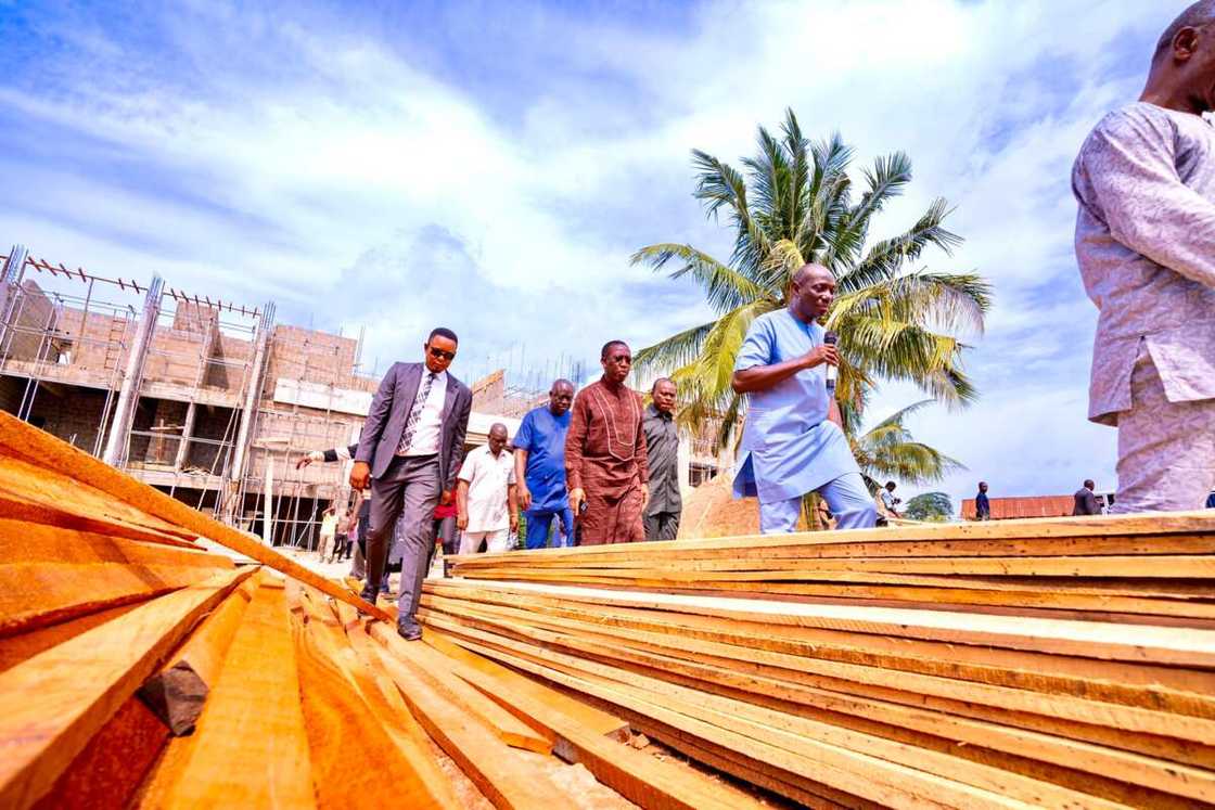 Okowa inspects Okowa inspects