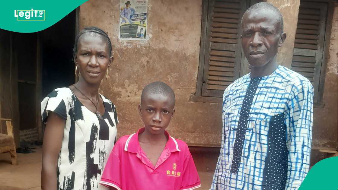 Chedera Ikeoha and his parents.