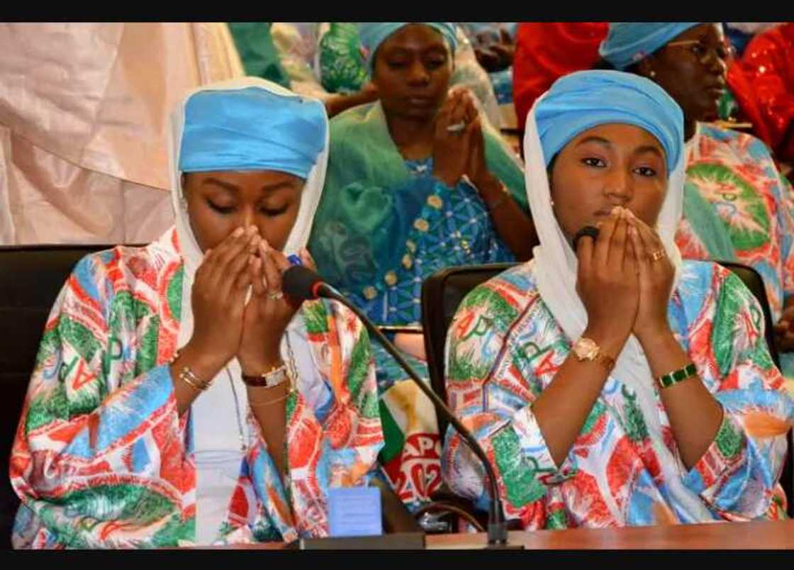 Zara hanan Zara hanan