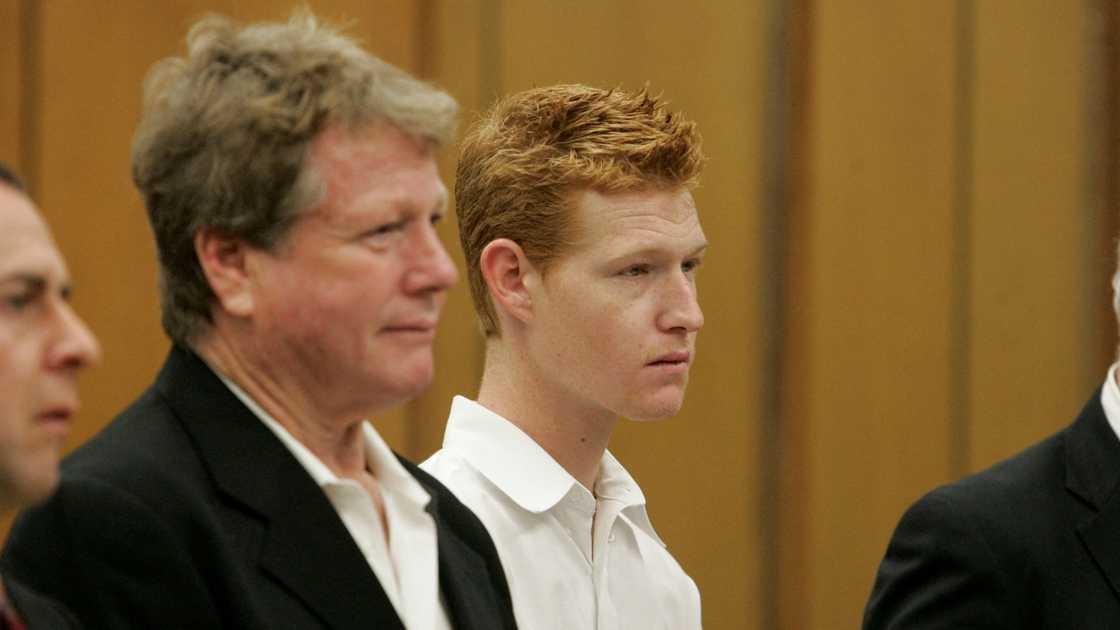 Ryan O'Neal (L) and his son Redmond (R) appear in court in Malibu, California, on November 13, 2008. Ryan O'Neal (L) and his son Redmond (R) appear in court in Malibu, California, on November 13, 2008.