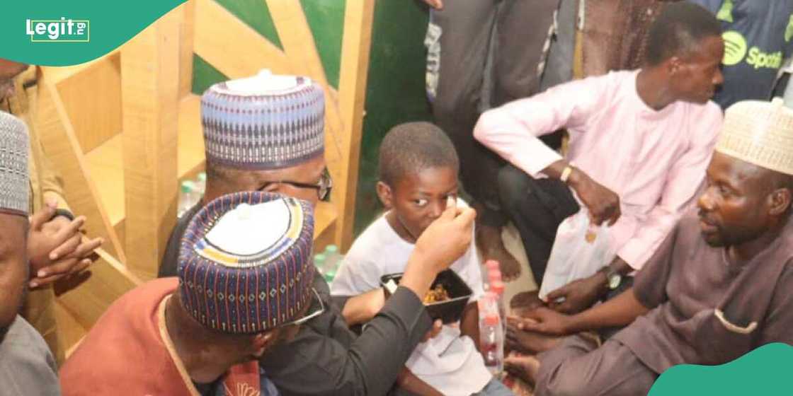 Peter Obi breaks Ramadan in Nasarawa Mosque Peter Obi breaks Ramadan in Nasarawa Mosque