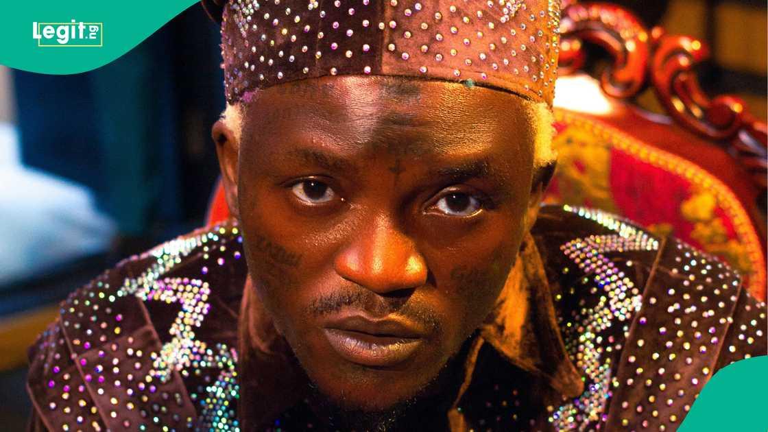 Portable, wife Bewaji taunt his baby mamas as they board flight for a trip Portable, wife Bewaji taunt his baby mamas as they board flight for a trip