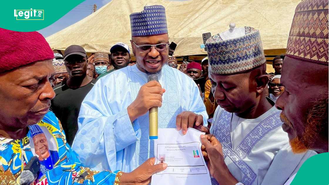 Sheikh Isa Ali Pantami yayinsabunta kattin APC. Sheikh Isa Ali Pantami yayinsabunta kattin APC.