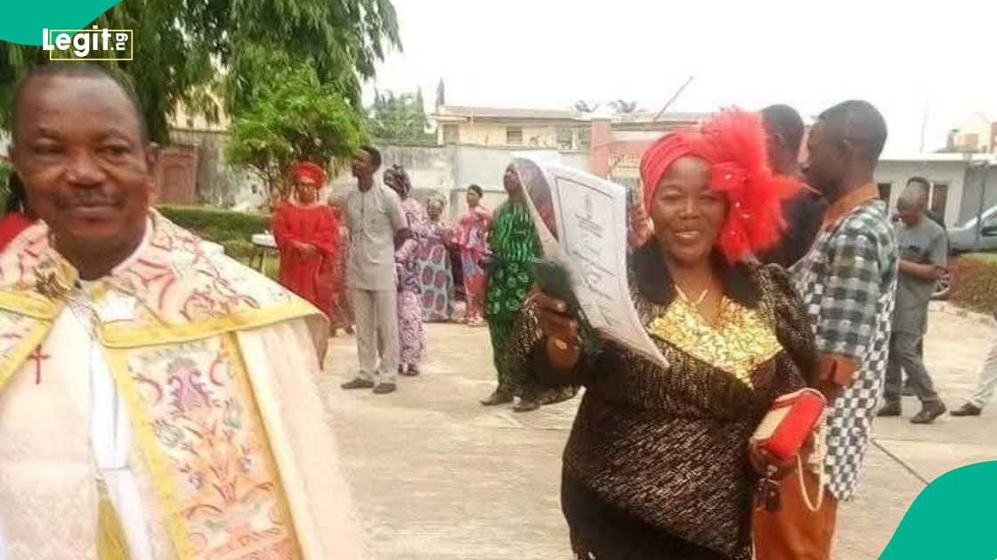 Man seeks help for his uncle and wife who were kidnapped about a month ago, shares photo their kidnappers released Man seeks help for his uncle and wife who were kidnapped about a month ago, shares photo their kidnappers released