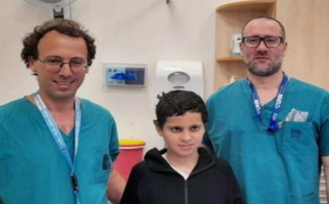 Likitoci sun jona kan yaron da ya kusa rabewa biyu a Isra'ila Likitoci sun jona kan yaron da ya kusa rabewa biyu a Isra'ila