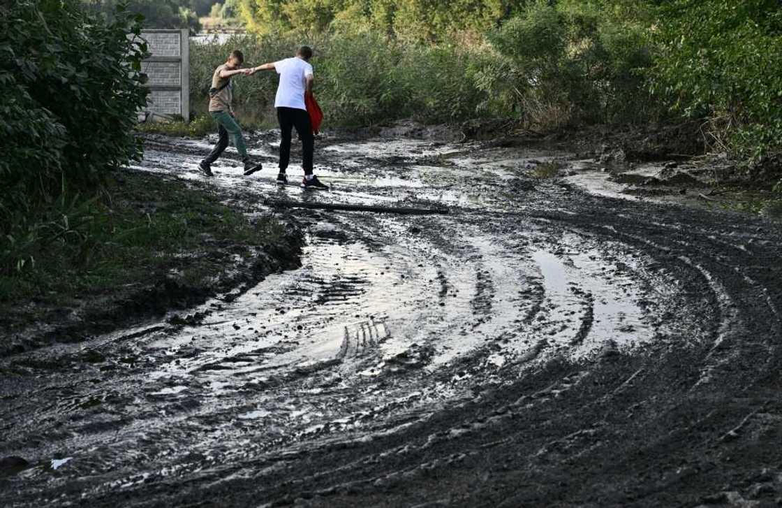 Russian forces targeted the Karachun dam with a salvo of missiles, damaging the hydraulic structures regulating the flow of the Inhulets river Russian forces targeted the Karachun dam with a salvo of missiles, damaging the hydraulic structures regulating the flow of the Inhulets river