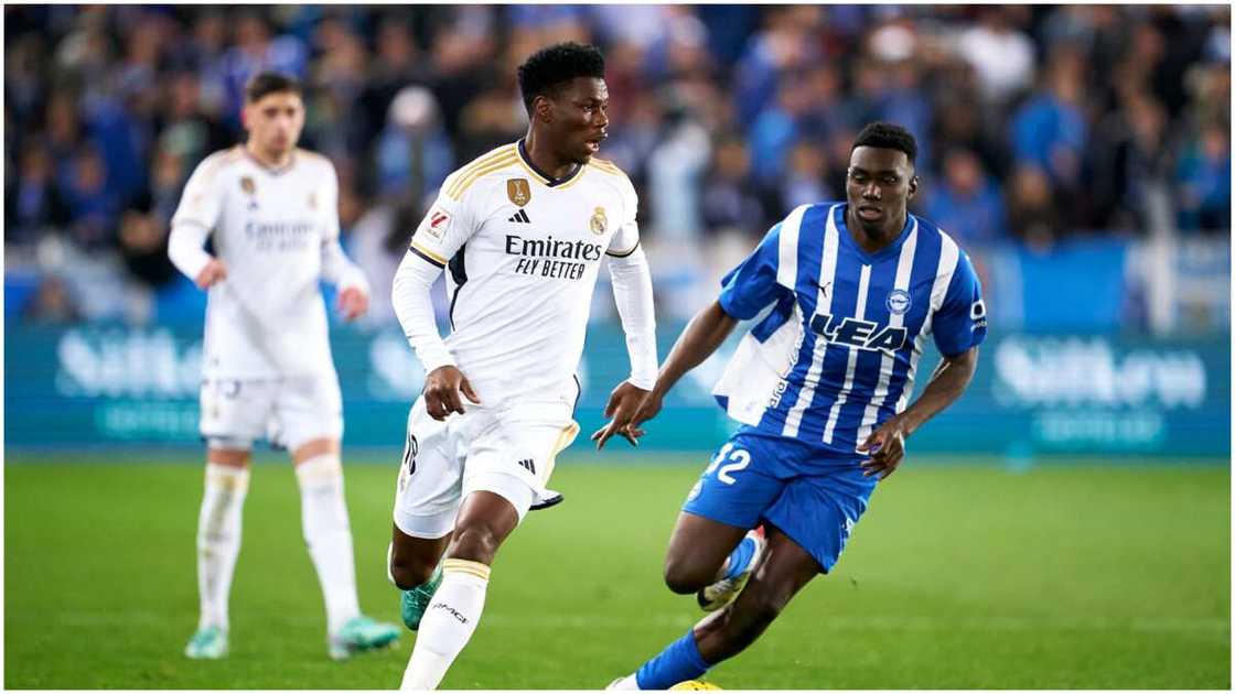 Samuel Omorodion playing against Real Madrid's Aurelien Tchouameni during his loan at Alaves.