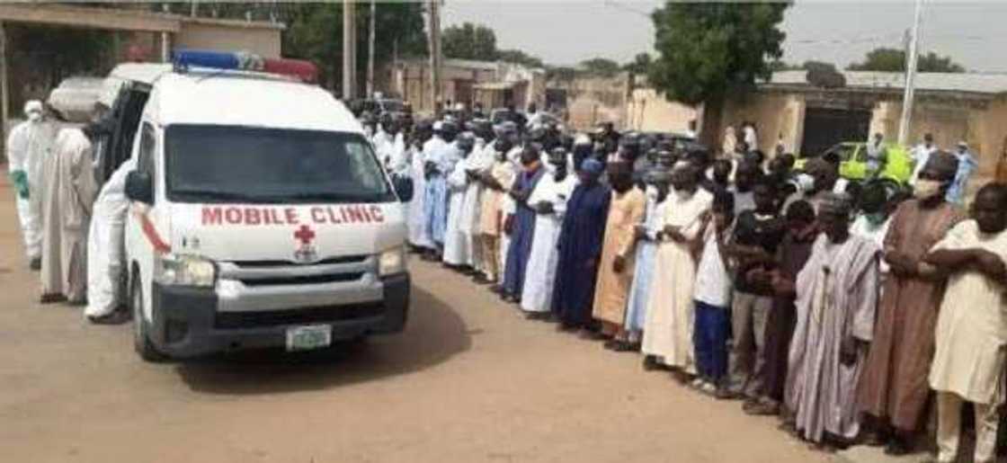 Yadda korona ta kashe dan majalisa a Borno - Iyalansa (Hotuna) Yadda korona ta kashe dan majalisa a Borno - Iyalansa (Hotuna)