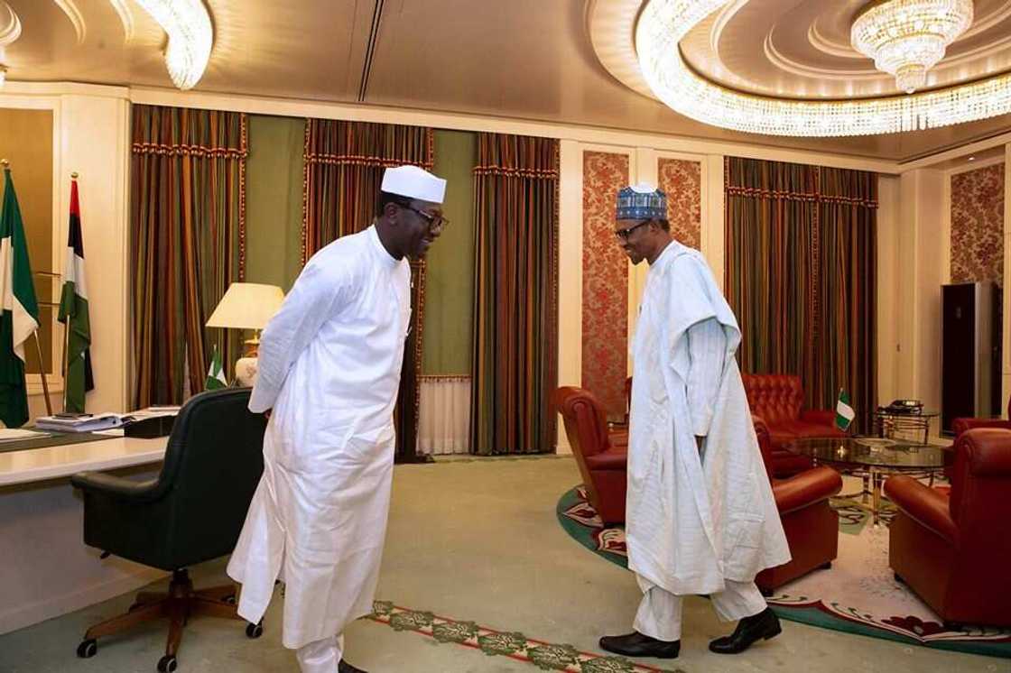 Abdulmuminu Jibrin ya bayyana dalilin ziyarar da ya kai ma shugaban kasa Buhari Abdulmuminu Jibrin ya bayyana dalilin ziyarar da ya kai ma shugaban kasa Buhari