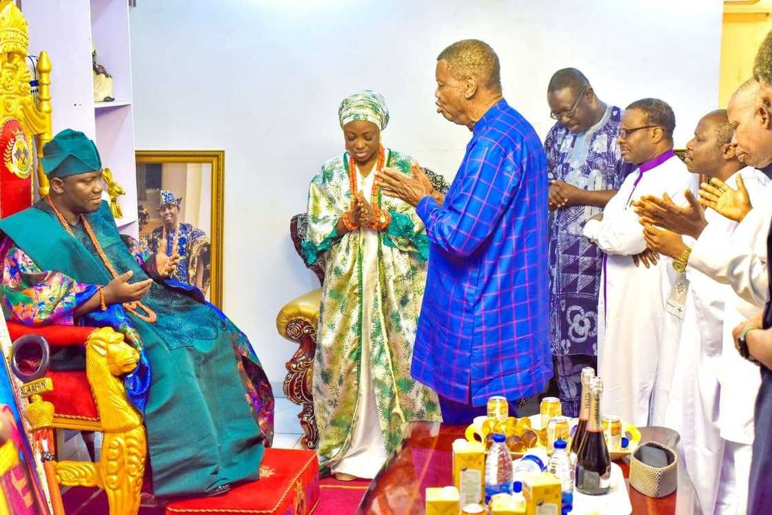 Photos: Pastor Adeboye visits Alaafin of Oyo in Palace Photos: Pastor Adeboye visits Alaafin of Oyo in Palace