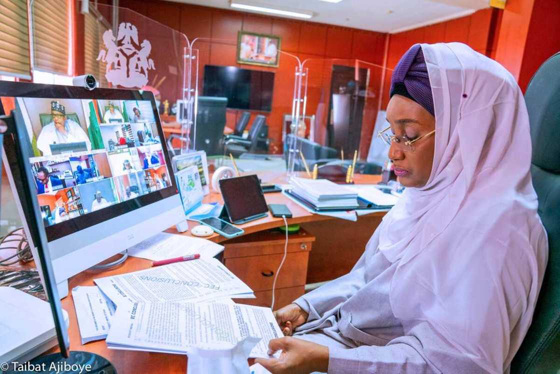 Sadiya Farouq ta kara farin jini a sakamakon gano kayan tallafin da aka adana Sadiya Farouq ta kara farin jini a sakamakon gano kayan tallafin da aka adana