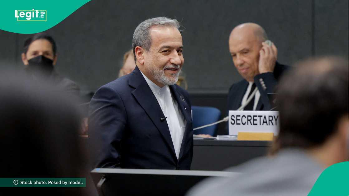 Iran ta ce za ta daina kai hare-haren kare kai muddin Amurka ta daina farmakarta. Iran ta ce za ta daina kai hare-haren kare kai muddin Amurka ta daina farmakarta.