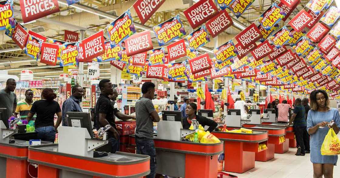 Kamfanin Shoprite ya bada sanarwar zai daina kasuwanci a Najeriya Kamfanin Shoprite ya bada sanarwar zai daina kasuwanci a Najeriya