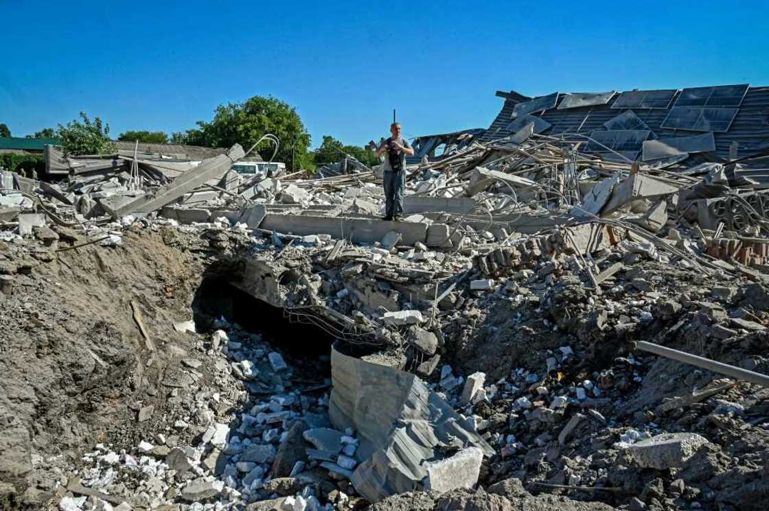 Fighting continues in the south and the east of Ukraine Fighting continues in the south and the east of Ukraine