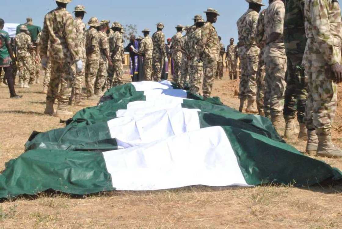 An gudanar da jana'izar sojoji 23 da aka kashe a Metele (Hotuna)