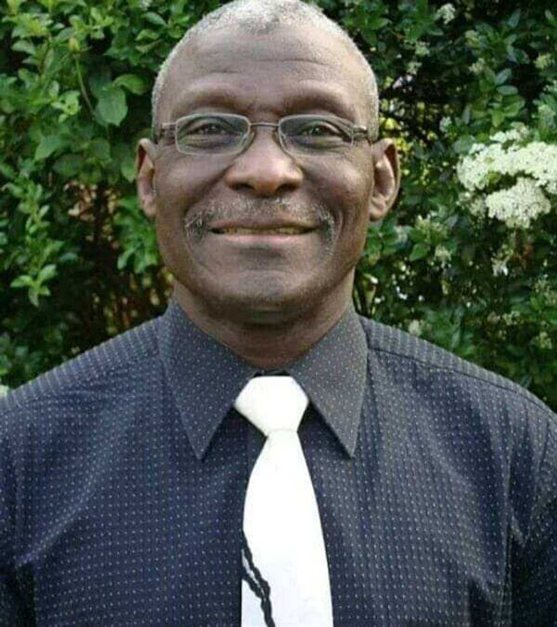 Coronavirus: Najeriya ta rasa wani babban likitanta da ke kula da marasa lafiya a Ingila Coronavirus: Najeriya ta rasa wani babban likitanta da ke kula da marasa lafiya a Ingila