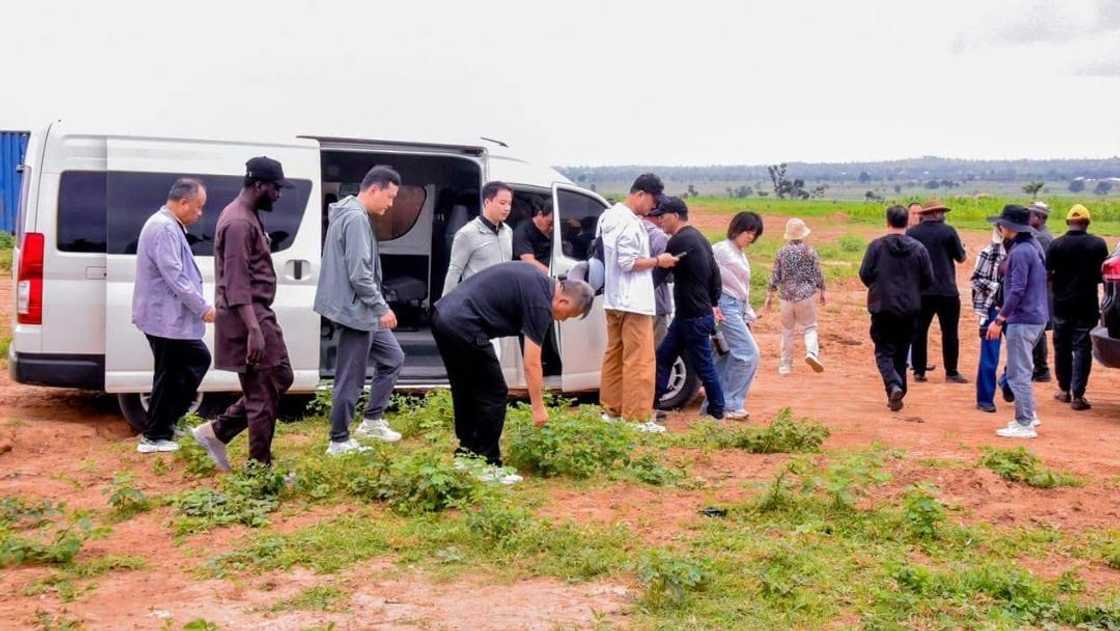 'Yan China sun duba wuraren da za su kafa masana'antun noma a jihar Neja 'Yan China sun duba wuraren da za su kafa masana'antun noma a jihar Neja