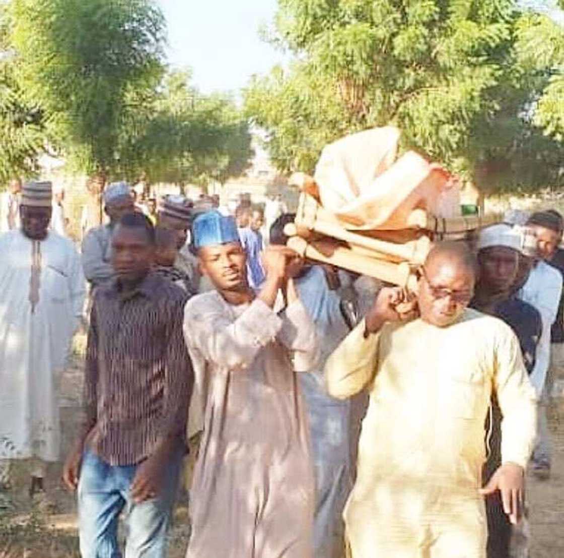 Dandalin Kannywood: Daraktan daya shirya gadar zare, gagare, sangaya ya rasu Dandalin Kannywood: Daraktan daya shirya gadar zare, gagare, sangaya ya rasu