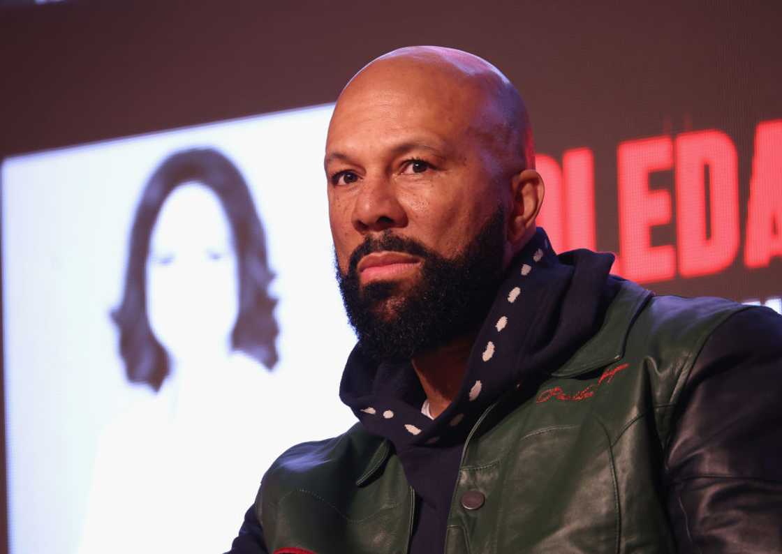 Common poses at San Francisco Design Centre Common poses at San Francisco Design Centre