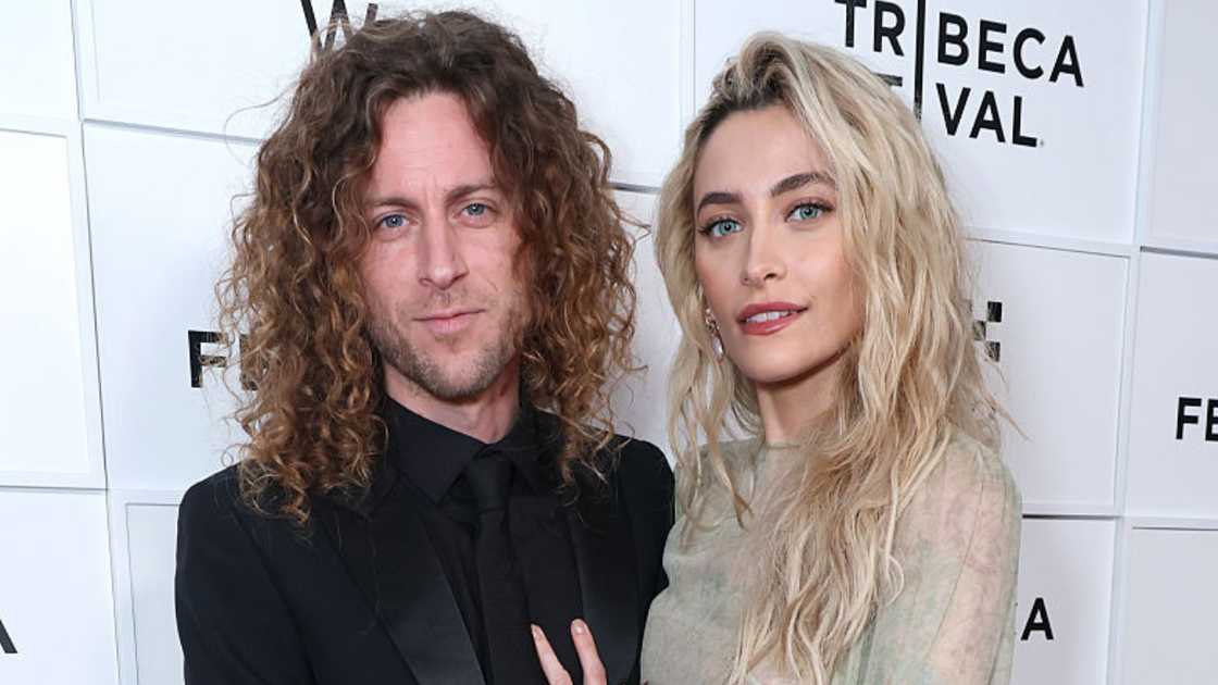 Justin Long and Paris Jackson in New York City. Justin Long and Paris Jackson in New York City.