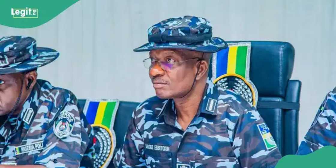 Sufetan Yan sanda na kasa. Sufetan Yan sanda na kasa.